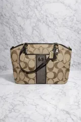 COACH コーチ クロス 大きいバッグ