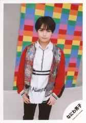 【中古】生写真(ジャニーズ) なにわ男子/大西流星/膝上・衣装赤.白・両手下・カメラ目線/Johnnys’ ISLAND STORE グッズオフショット’20夏/公式生写真