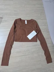 (新品) ルルレモン 長袖 クロップド トップス 4サイズ (スポーツブラ付き)