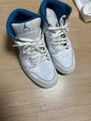 ナイキ エアジョーダン SE ミッド 白/ブルー