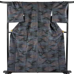 大島紬 身丈159cm 裄丈69cm L 袷 都喜ヱ門 証紙 人物 雲文 黒 正絹 名品 【中古】