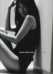 希少＞ 松田聖子 写真集 monochrome モノクローム モノクロ - メルカリ