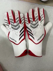 プレデター プロ 9号 出品