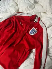 ナイキ イングランド サッカー 代表チーム レッド トラック ジャケット