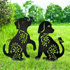 ガーデン 金属製 飾り プレート 犬 ガーデン置物 ガーデンオーナメント 犬 ドッグ 透かし彫り 鉄製 屋外 ガーデンオブジェ ガーデニング雑貨 園林 園芸用品 芝生 お洒落 北欧 MrMrKura シルエット 屋根 インテリア (2匹犬)