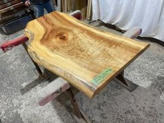 花台、飾り棚、サイドテーブル屋久杉による六角形の木製テーブル1点物 花台、飾り棚、サイドテーブル屋久杉による六角形の木製テーブル1点物