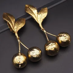 R633 イヤリング 大ぶり サクランボ チェリー スウィング ゴールドカラー デザイン コスチュームジュエリー