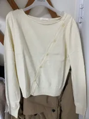 斜めボーダー ボタンデザイン カーディガン ニット