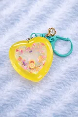 【キーホルダー】 シャカシャカレジン ハンドメイド ハート  黄色 フルーツ 星 キラキラ 可愛い 推し活