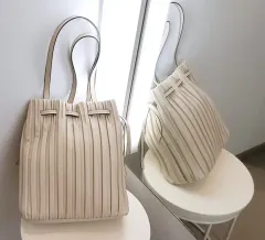ZARA プリーツ バッグ