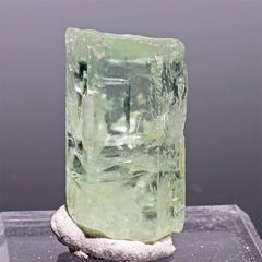 グリーンベリル 鉱物標本 - メルカリ