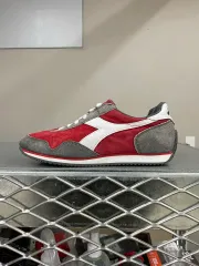 Diadora heritage レッド ランニング スニーカー 270