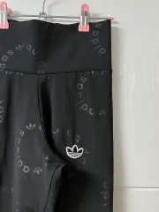 (送料無料/XS) アディダス ブラック ロゴ レギンス 一回 着用