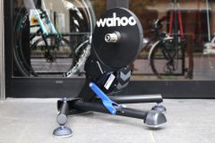 Wahoo KICKR v6 固定ローラー/ZWIFTロードバイク製品 - メルカリ