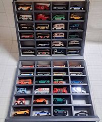 トミカ　ミニカーコレクション 60台 おもちゃ屋専用　木製フレーム付き トミカ ミニカーコレクション 60台 おもちゃ屋専用 木製フレーム付き