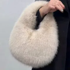 新品/*即時発送* ポンポン ファー PLUSH ショルダーバッグ B2ANG バッグ