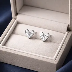 401【シルバー925】ダイヤ ハート スタッドピアス 上品 華奢 大人 女性 高級感 エレガント シンプル 輝き 清楚 普段使い フォーマル ギフト 人気 プレゼント おしゃれ 上質 小ぶり アクセサリー 好印象 贈り物 セミフォーマル 特別 小さめ