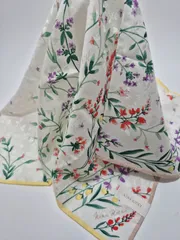 【新品】NINA RICCI シルク混合ハンカチ 大判サイズ ミニスカーフ