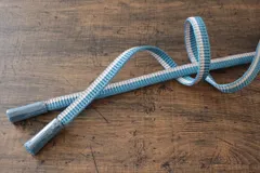 『衿秀～和想庵～』正絹 帯締め 水色 縞