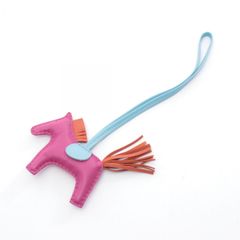 エルメス HERMES チャーム ロデオPM ローズパープル/コーネリアン/セレ レザー ロデオPM ローズパープル/コーネリアン/セレステ レディース Used A