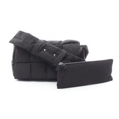 ボッテガヴェネタ BOTTEGA VENETA ショルダーバッグ PADDED TECH CASSETTE パデッド テック カセット 749880 ブラック ナイロン マキシイントレチャート パデッド カセット ショルダーバッグ