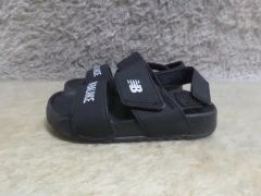 150 ニューバランス キッズ サンダル ブラック 中古 靴