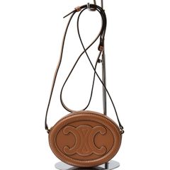 大幅値引き】CELINE（セリーヌ）トリオンフキュイルショルダー - メルカリ