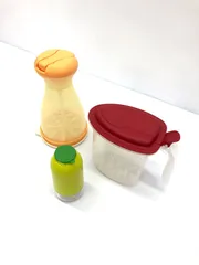 未使用保管品 Tupperware タッパーウェア テーブルトップ 130ml イエローグリーン×グリーン  調味料入れ 500ml レッド デコレーションシフター オレンジ ３点セット カラフル レトロポップ 昭和レトロのサムネイル
