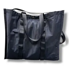 参考上代17,000円 COS Transit Tote Bag トランジットトートバッグ ナイロンバッグ 鞄 コス ネイビー O/S 1575A2のサムネイル