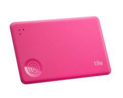 Life360 Tile Slim 薄いカード型モデル ピンク スマートトラッカー スマートタグ 紛失防止タグ 置き忘れ防止最大約3年間利用可 音を鳴らして場所をお知らせ 最長の接続距離 防水機能 Bluetooth接続範囲外でも探せるお財布やカード入れに収t
