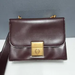 チャールズアンドキース ショルダーバッグ ㅡ0130