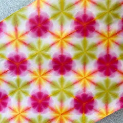 s235 【sato】 【知多木綿】 最高級さらしで染めた 雪花絞り 手ぬぐい カラフルポップ レトロ 新品 染めたて 有松鳴海絞りと同技法 タペストリー 丈夫な厚み 綿100% 日本製 ハンドメイド 一点物 世界に一つだけ✨️ 花柄 綿コットンはぎれ