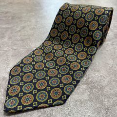 【HERNO】ヘルノ メダリオン柄ネクタイ メダリオンモチーフ シルク100% メンズ イタリア製 ネイビー 紺色 総柄 ビジネスネクタイ ブランドネクタイ フォーマルネクタイ メダリオンデザイン