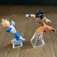 VSドラゴンボール超05 ガチャガチャ 孫悟空・ベジータフィギュア2体セット