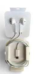 【純正】Apple Type Cイヤホン EarPods iPhone付属品 高音質 有線イヤホン iPhone対応 通話可能 マイク付き 即使用可能