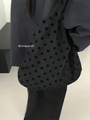 レディース ストリート日系レトロでキュートなドットショルダーバッグ ナイロン製 柔らかい 大容量 大き目 トートバッグ ミニバッグ デザイン性 高級感 肩掛け 斜めがけ 斜めかけ 内ポケット付き 通勤 普段使い デイリーユース 女性用プレゼント