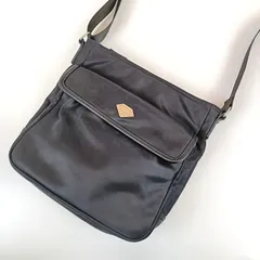 GoldenBear ゴールデンベア ショルダーバッグ ブラック 黒 ナイロン×合皮 軽量 メンズ ロゴ ブランド 中古のサムネイル