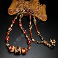 Ex-household agate miniature carving envelopment treasured natural weathered pattern tiger fang bead three-eyed bead multi-treasure necklace netsuke memorial service feng shui good luck antique art collector CXMT314P056