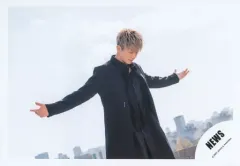 【中古】生写真(ジャニーズ) NEWS/小山慶一郎/横型・上半身/EP「音楽 -2nd Movement-」MV＆ジャケ写オフショット/公式生写真