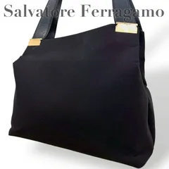 ☆★ Salvatore Ferragamo  サルヴァトーレフェラガモ★トートバッグ　ヴァラ　肩掛け　A4サイズ収納可　大きめ　ゴールド金具　ブラック★#2281