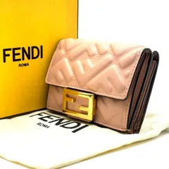 その可愛さ、反則✨　FENDI　三つ折り財布 バケット マイクロウォレット エンボス加工 FF総柄 ズッカ コンパクトウォレット　ピンク