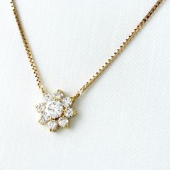 フラワーモチーフ デザインネックレス YG イエローゴールド ペンダント メレダイヤ 花 750 ネックレス K18 ダイヤモンド レディース 【中古】