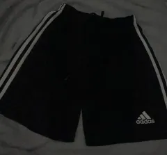 adidas ハーフパンツ