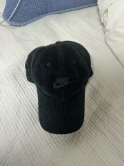 ナイキ コーデュロイ ベースボールキャップ