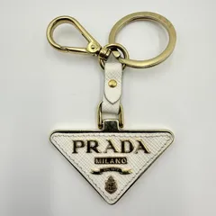 PRADA（プラダ）トライアングルロゴ キーリング キーホルダー ホワイトレザー ゴールドトーン金具