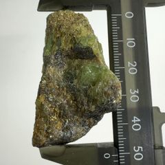 国産鉱物 秩父鉱山 グリーンガーネット（緑柘榴石） - メルカリ