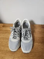 リーボック スニーカー