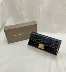 [箱付] CHARLES & KEITH チャールズアンドキース 小銭入れ付 長財布 ロング ウォレット ブラック 黒 ゴールド ロゴ CK6-10840190 B1