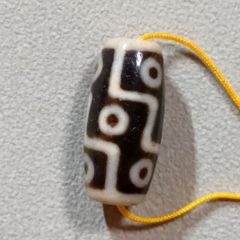 希少 本物チベット寺院ゆかりの九眼老天珠 - メルカリ