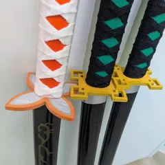 【豊】鬼滅の刃 木製模造刀 日輪刀3本おまとめ （胡蝶しのぶ×１　時透無一郎×２）【907MO】C15